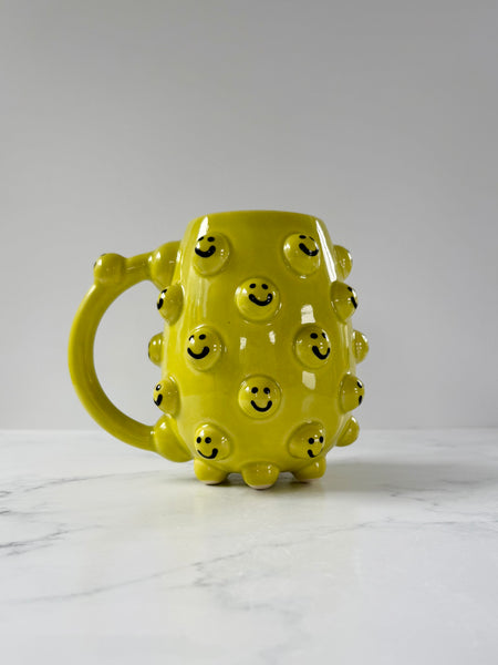 22oz Lime Green Smiley Mug