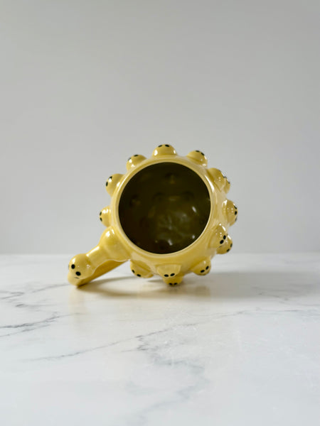 22oz Yellow Smiley Mug