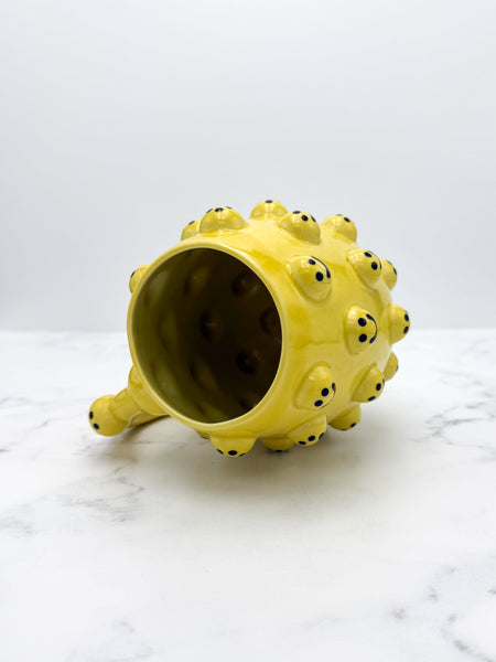 22oz Yellow Smiley Mug